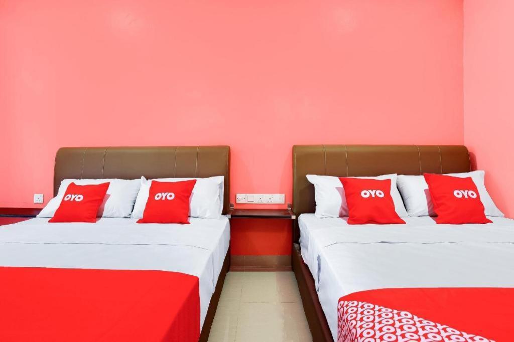 Oyo 89387 Sun Keerana Hotel Кланг Екстериор снимка