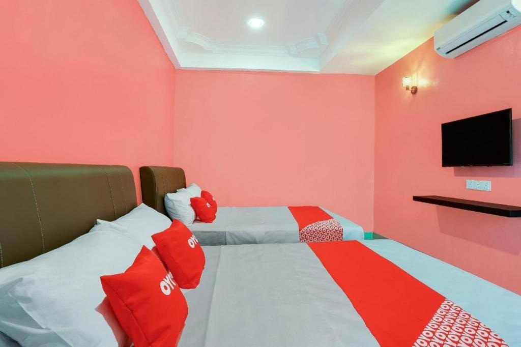 Oyo 89387 Sun Keerana Hotel Кланг Екстериор снимка