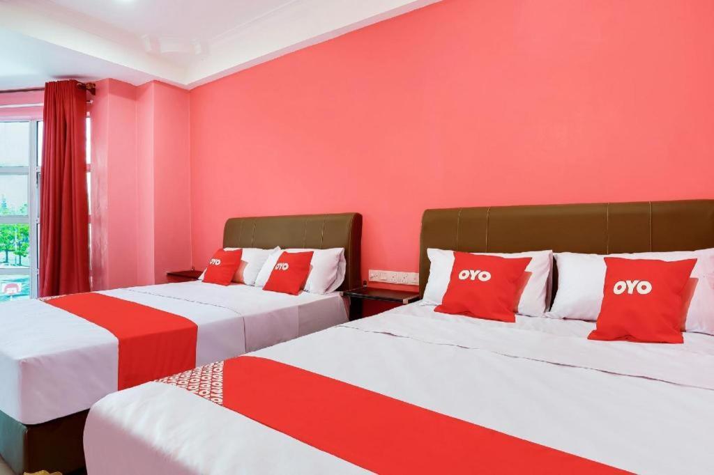 Oyo 89387 Sun Keerana Hotel Кланг Екстериор снимка