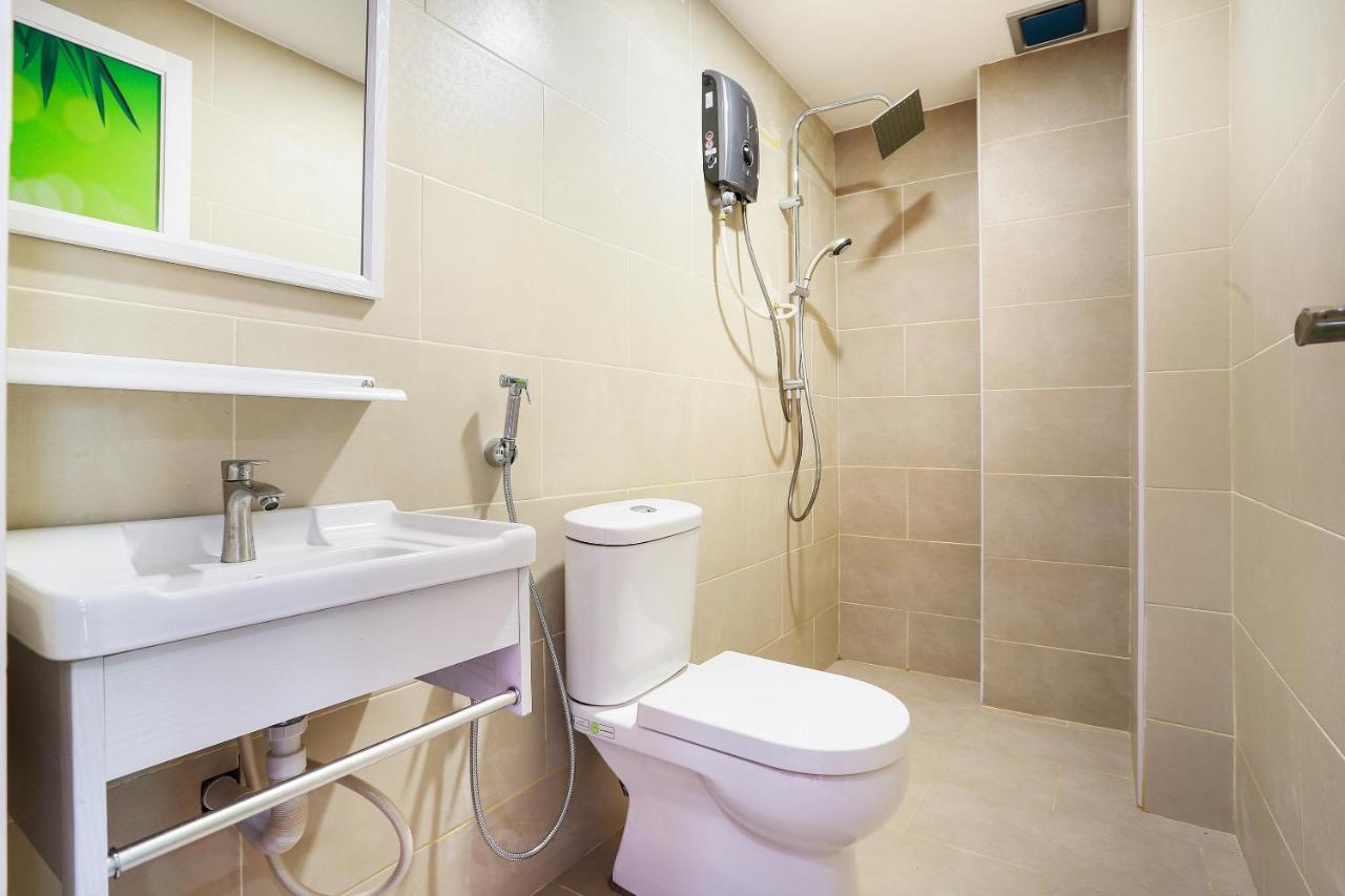 Oyo 89387 Sun Keerana Hotel Кланг Екстериор снимка
