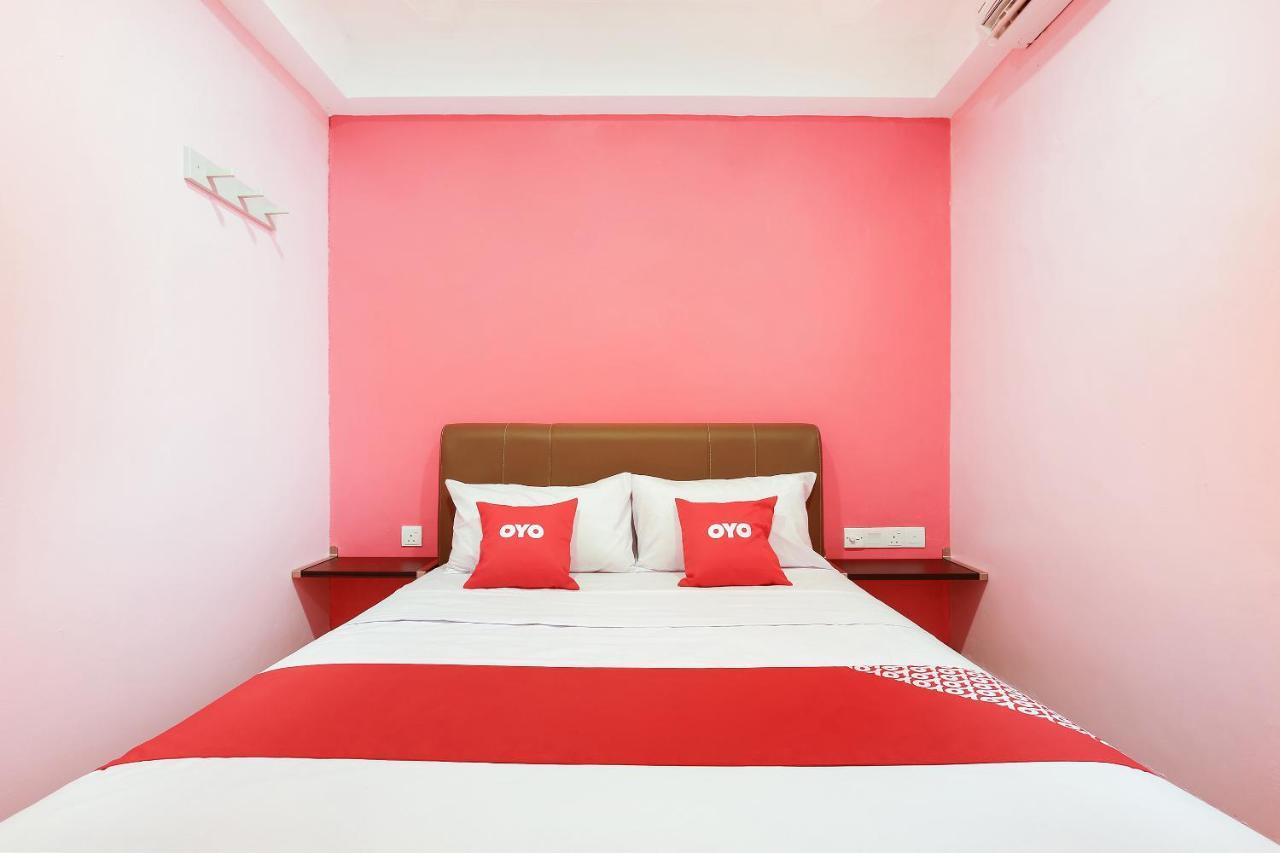 Oyo 89387 Sun Keerana Hotel Кланг Екстериор снимка