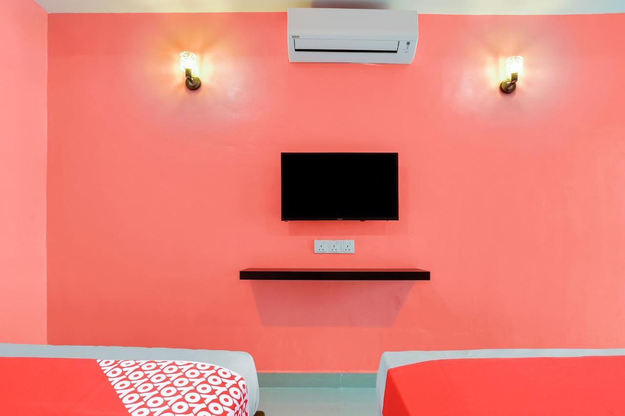 Oyo 89387 Sun Keerana Hotel Кланг Екстериор снимка