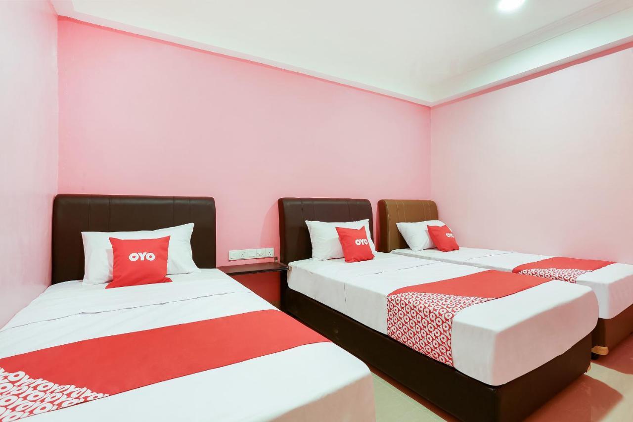 Oyo 89387 Sun Keerana Hotel Кланг Екстериор снимка
