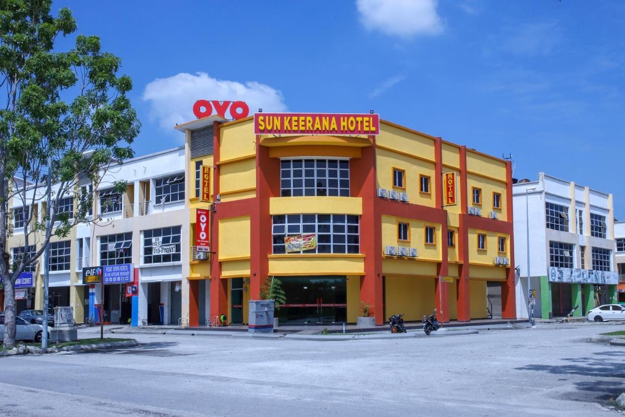 Oyo 89387 Sun Keerana Hotel Кланг Екстериор снимка