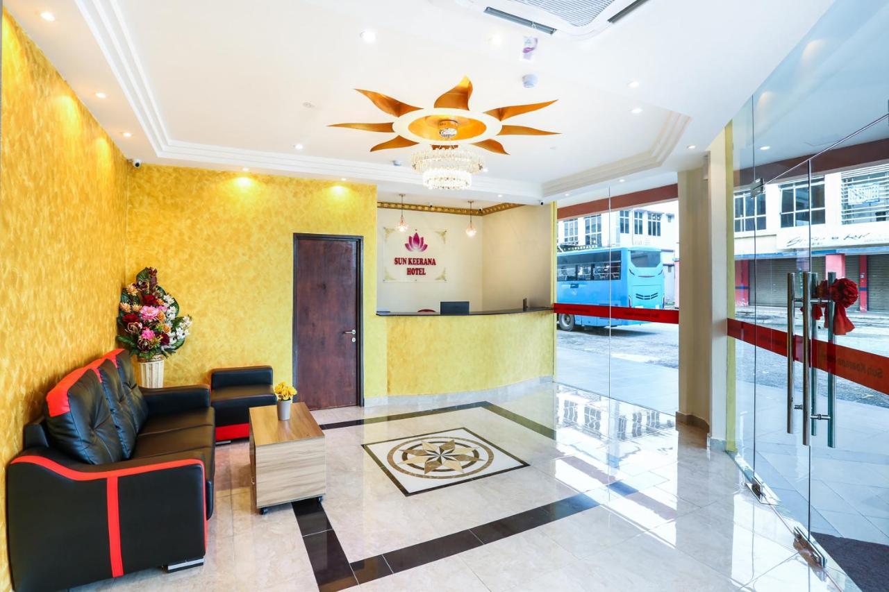 Oyo 89387 Sun Keerana Hotel Кланг Екстериор снимка