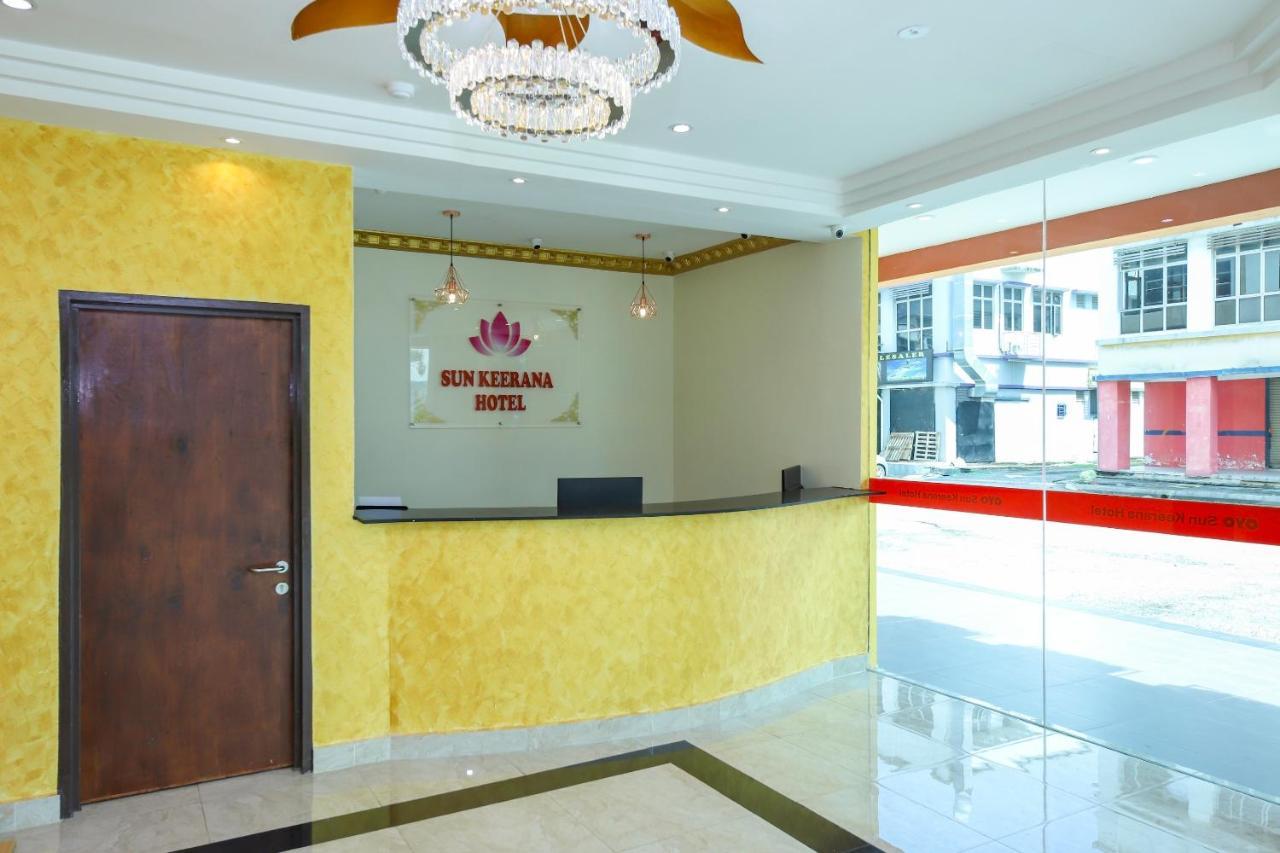 Oyo 89387 Sun Keerana Hotel Кланг Екстериор снимка